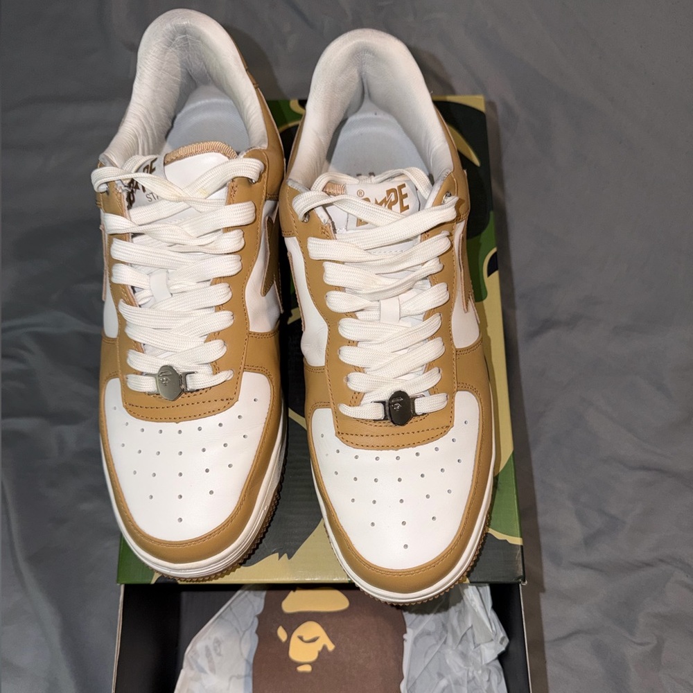 Men’s Bathing Ape ‘BAPE’ White and Beige Sneakers - Picture 7 of 9